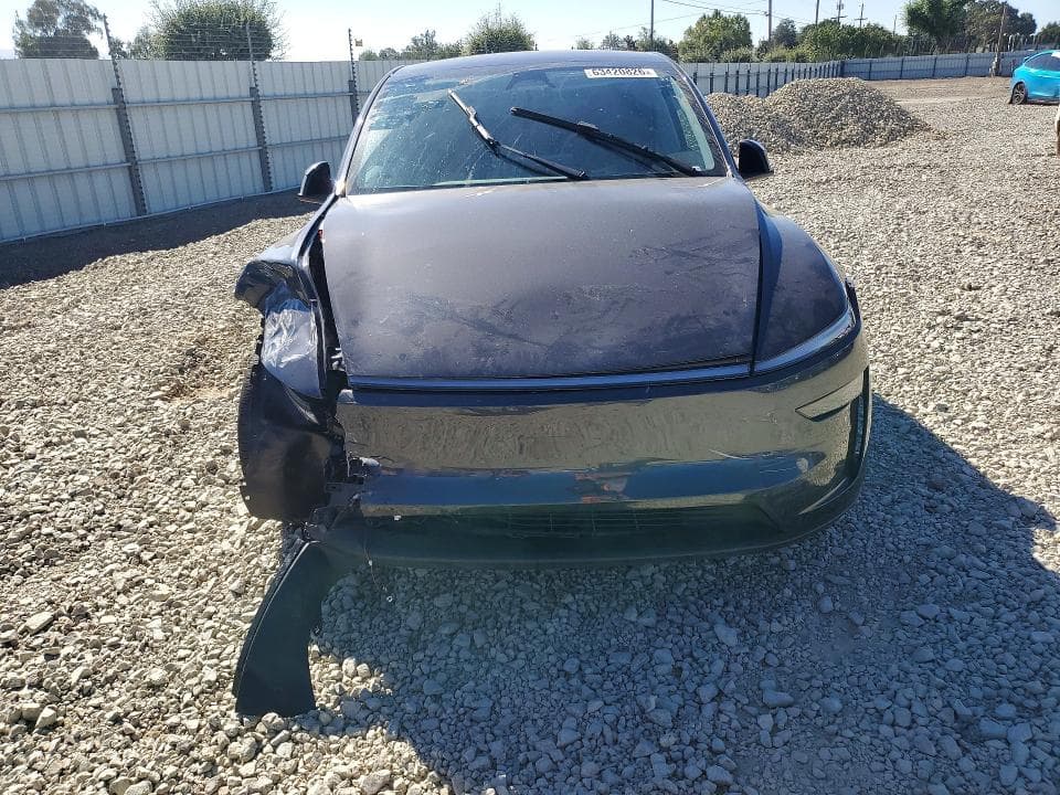 2026 TESLA MODEL Y 5