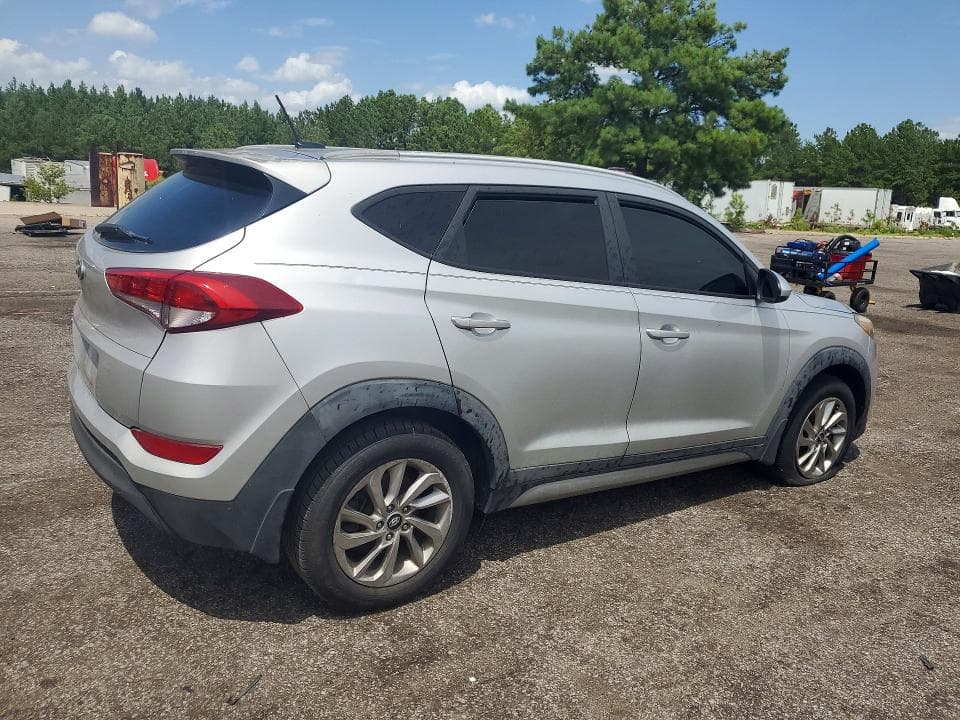 2017 HYUNDAI TUCSON SE 3