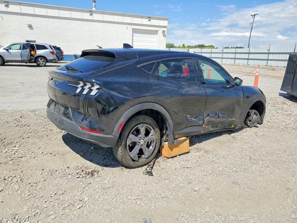 2023 FORD MUSTANG MACH-E SELECT 3