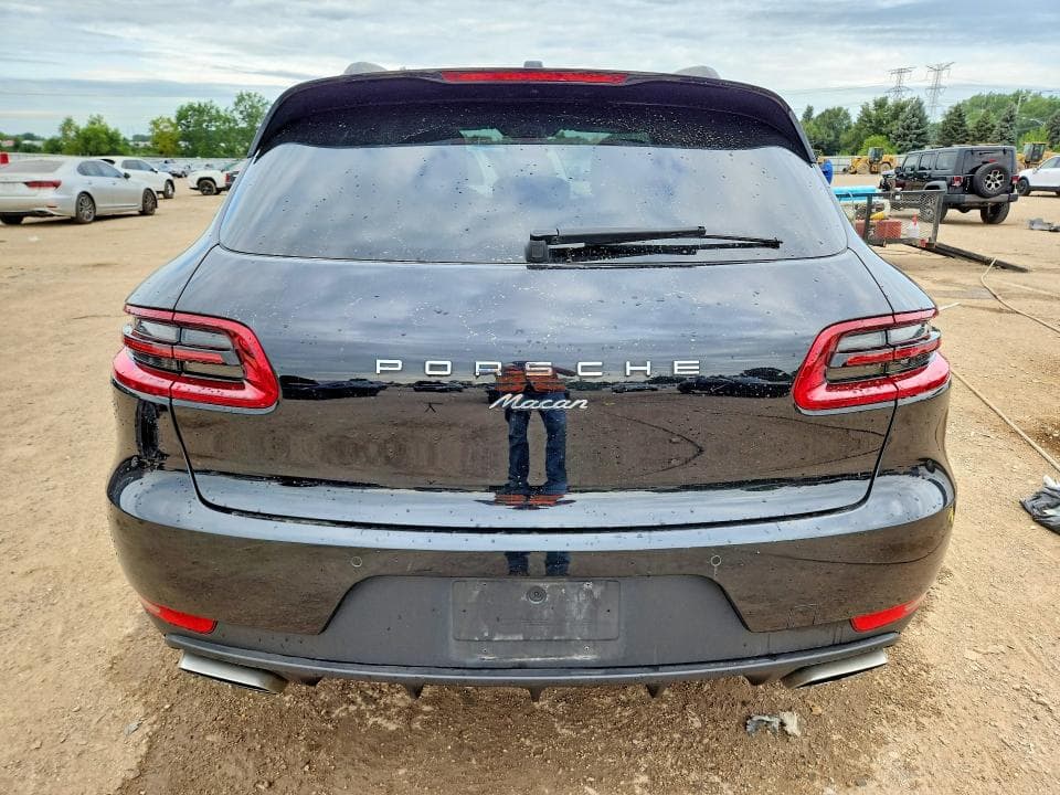 2018 PORSCHE MACAN 6
