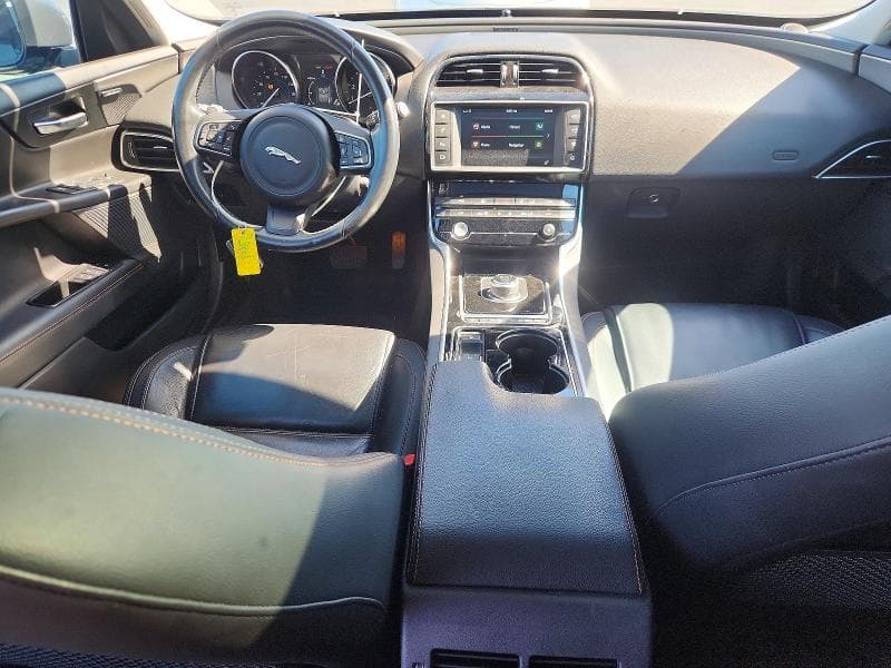 2017 JAGUAR XE PRESTIGE 8