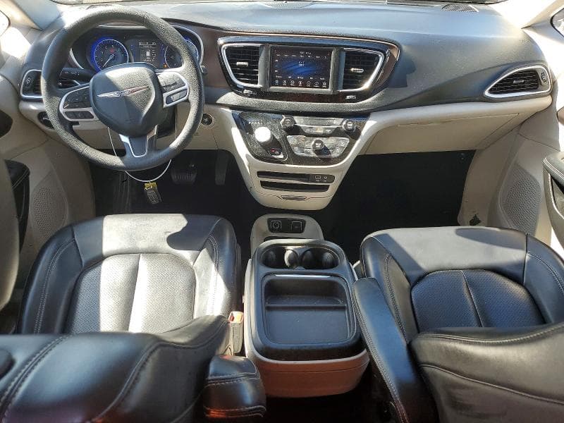 2020 CHRYSLER VOYAGER LXI 8