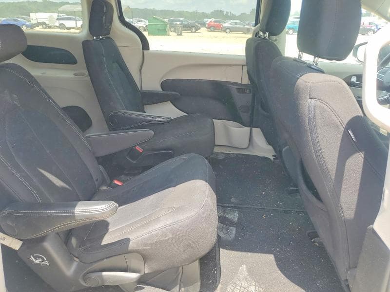 2022 CHRYSLER VOYAGER LX 11