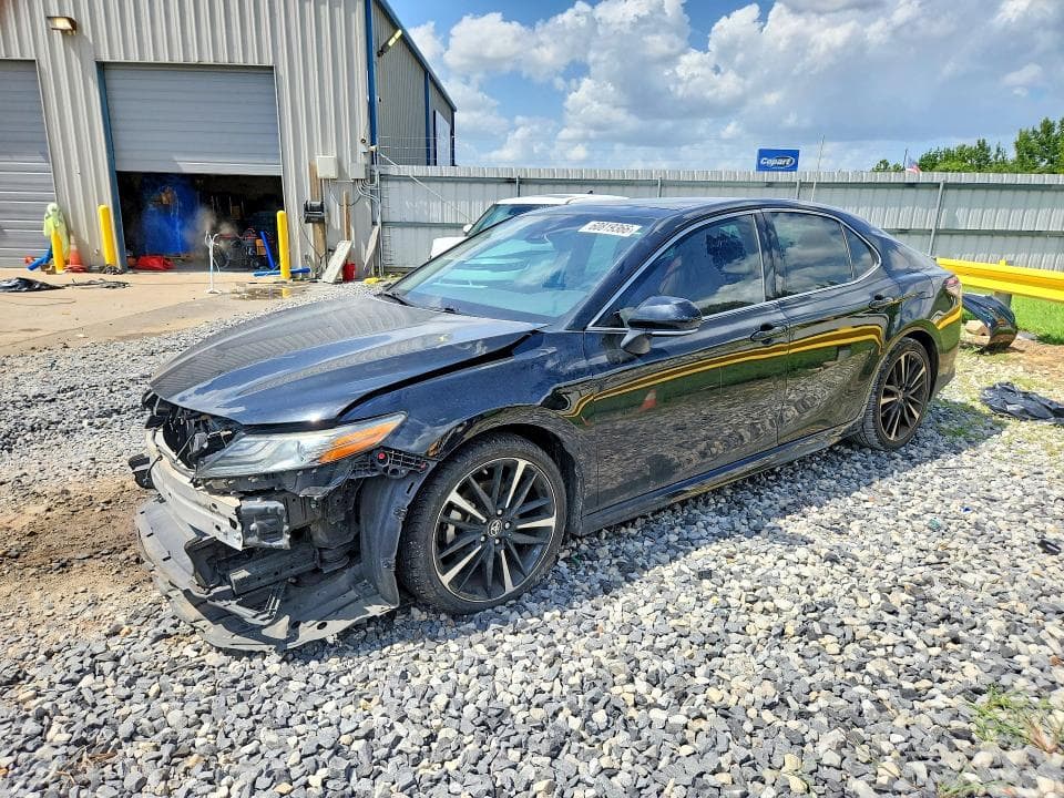 2019 TOYOTA CAMRY XSE - 1