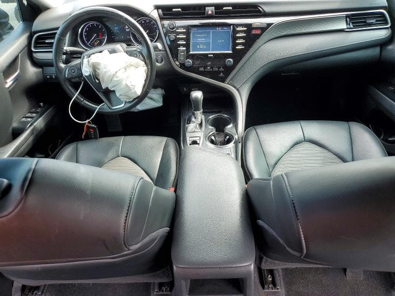 2020 TOYOTA CAMRY SE 8
