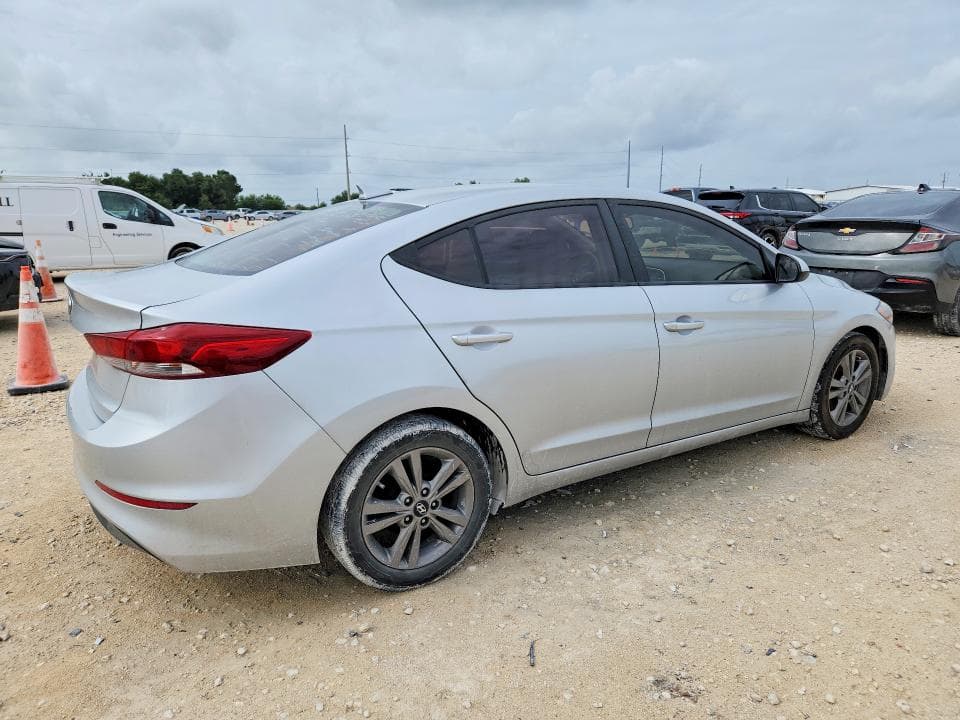 2017 HYUNDAI ELANTRA SE 3