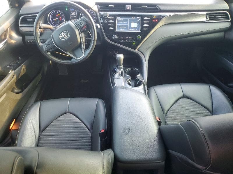 2019 TOYOTA CAMRY SE 8