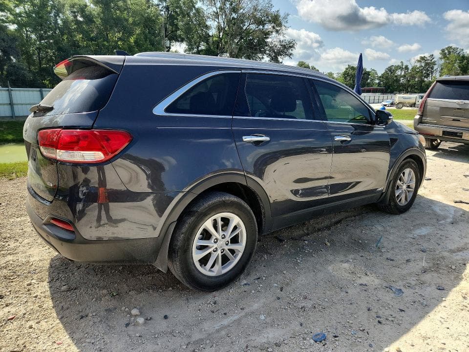2017 KIA SORENTO LX 3
