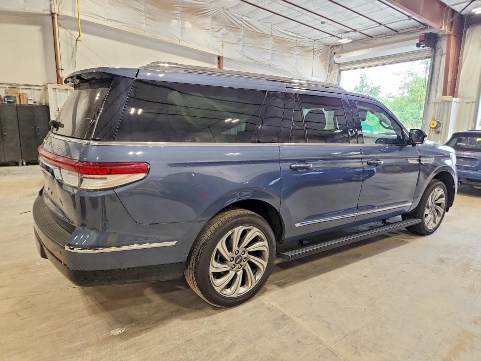 2023 LINCOLN NAVIGATOR L RESERVE 3