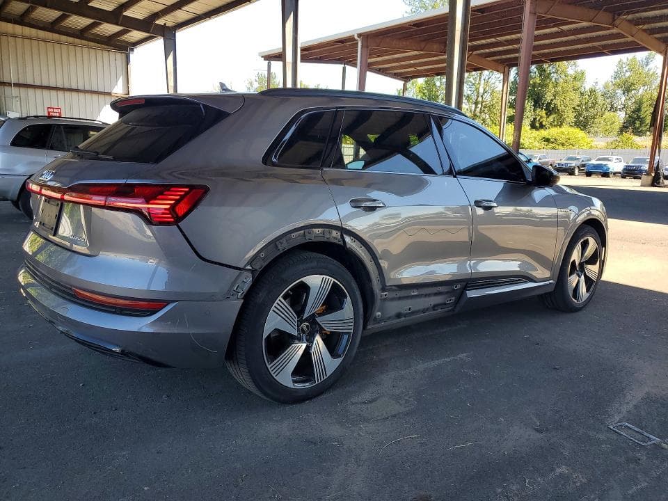 2023 AUDI E-TRON PREMIUM PLUS 3