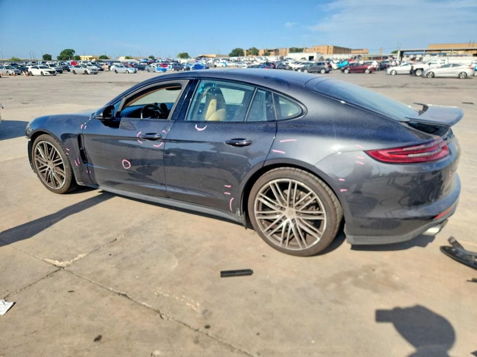 2018 PORSCHE PANAMERA 4 2