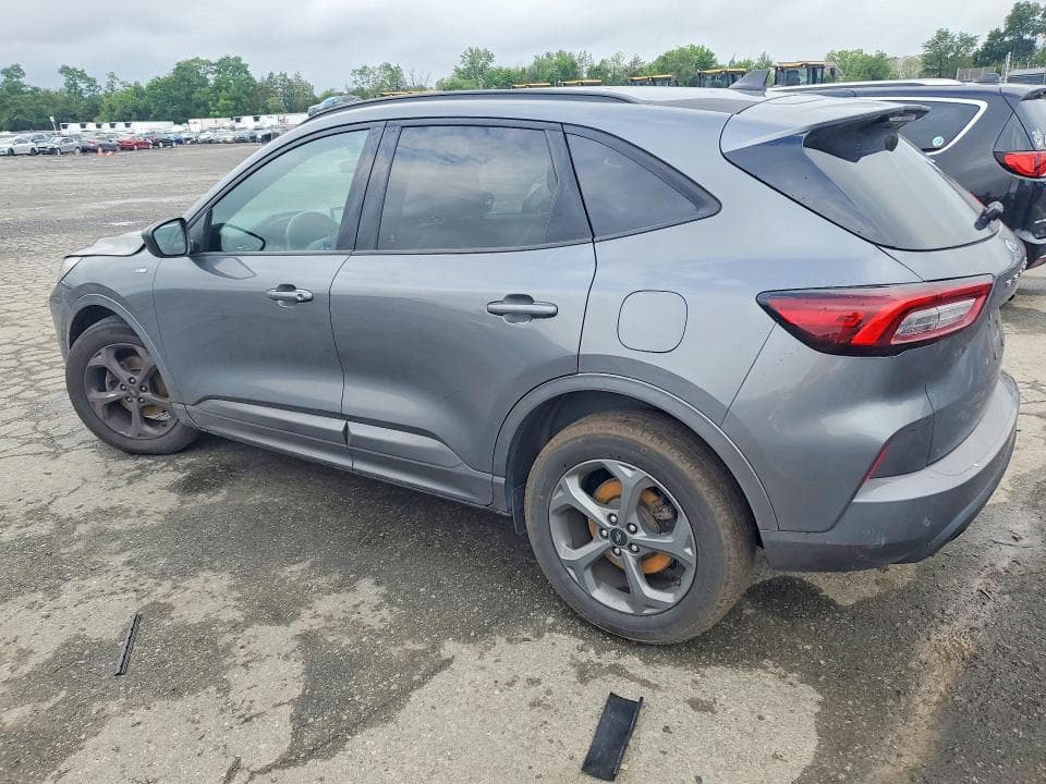 2023 FORD ESCAPE ST LINE 2