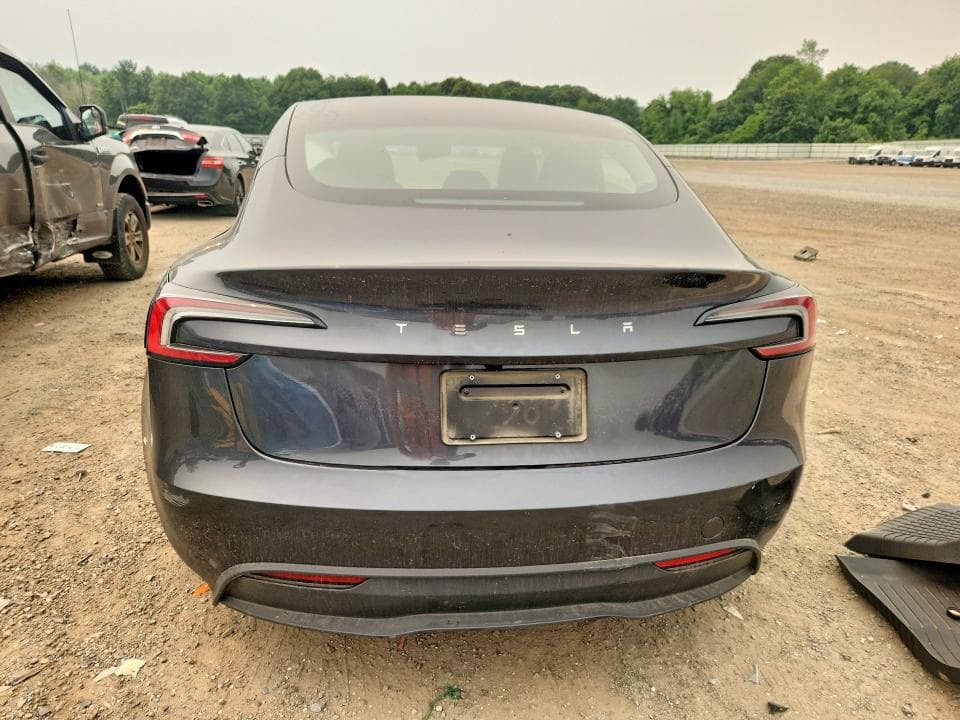 2025 TESLA MODEL 3 6