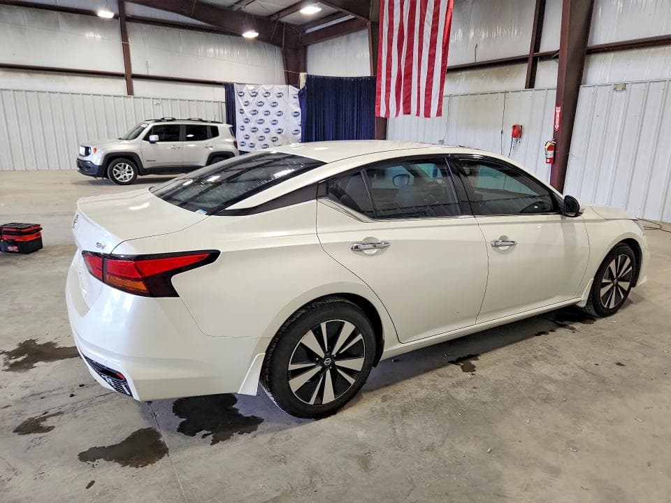 2019 NISSAN ALTIMA SV 3
