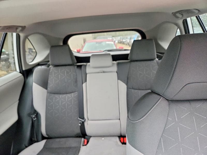 2025 TOYOTA RAV4 XLE 10