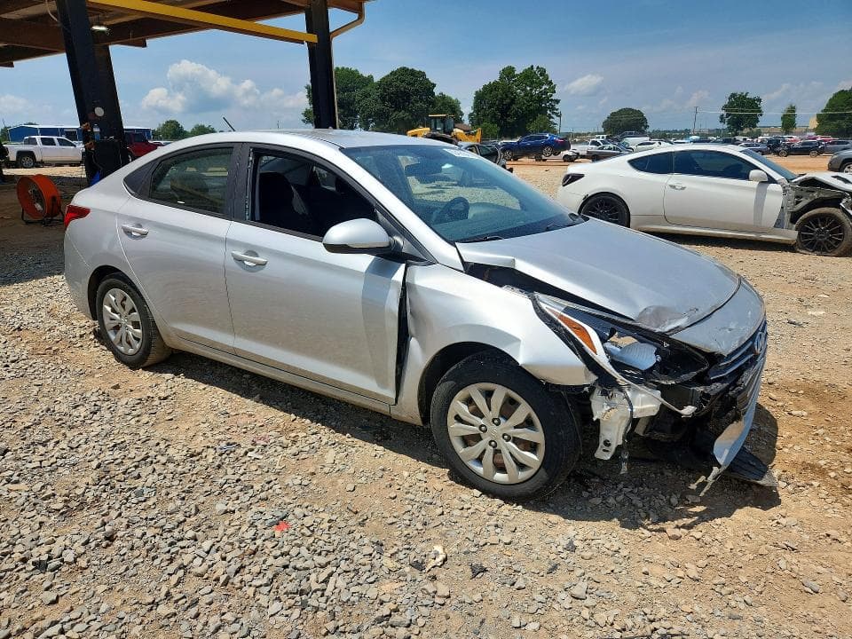 2019 HYUNDAI ACCENT SE 4