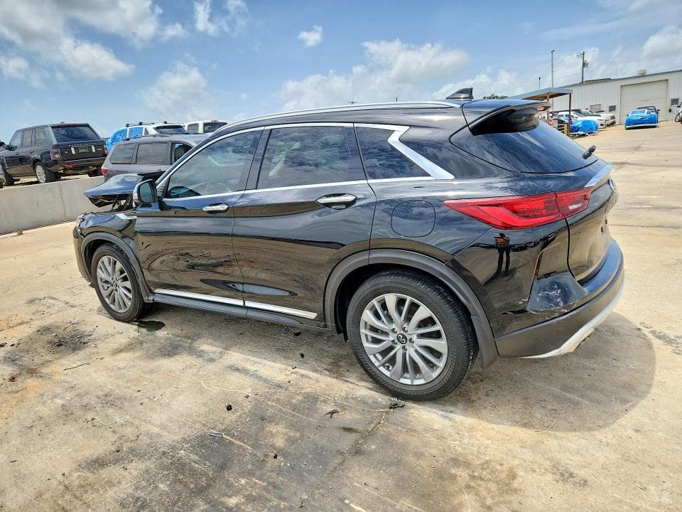 2023 INFINITI QX50 LUXE 2