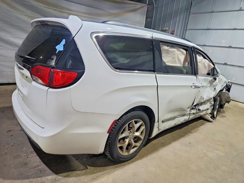 2017 CHRYSLER PACIFICA TOURING L 3