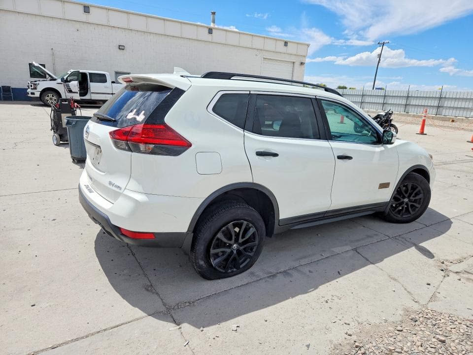 2017 NISSAN ROGUE SV 3