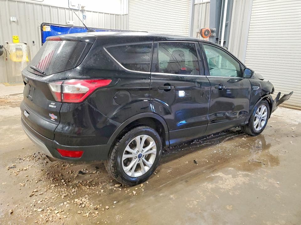 2017 FORD ESCAPE SE 3
