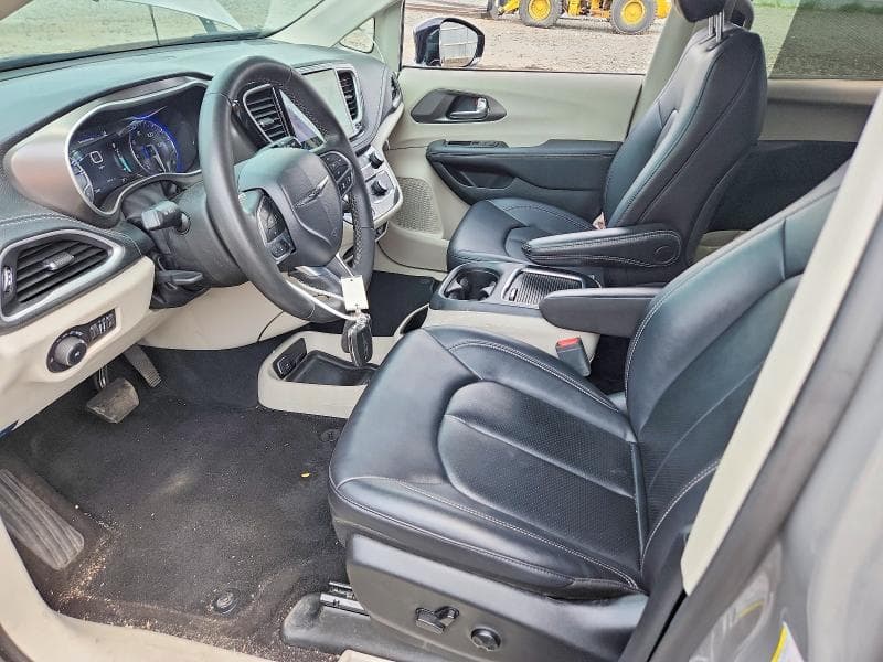2024 CHRYSLER PACIFICA TOURING L 7