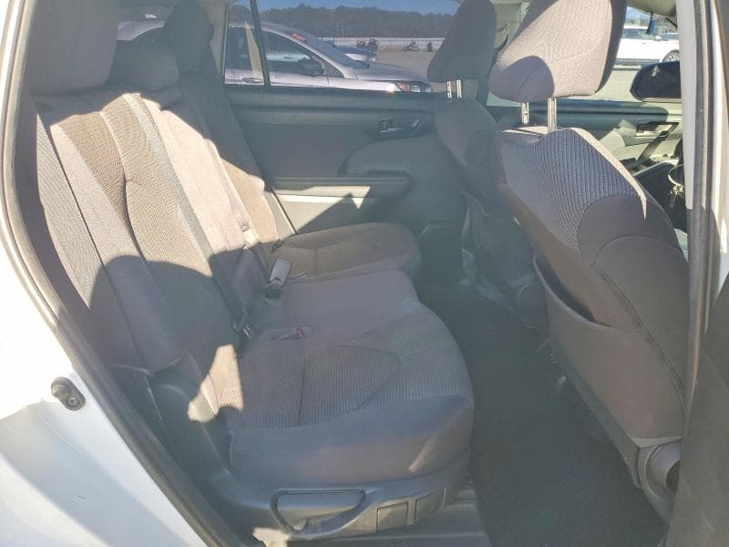 2021 TOYOTA HIGHLANDER LE 10