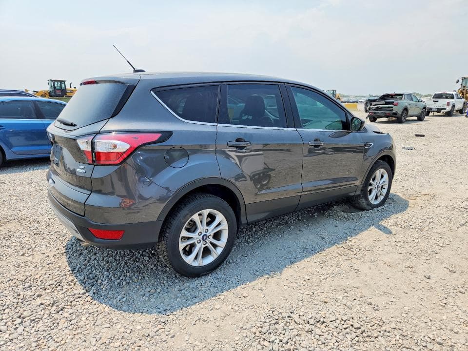 2017 FORD ESCAPE SE 3