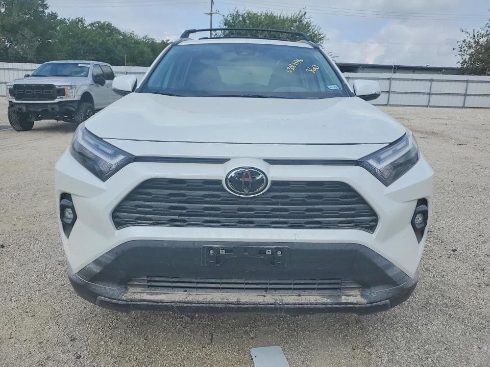 2025 TOYOTA RAV4 XLE PREMIUM 5