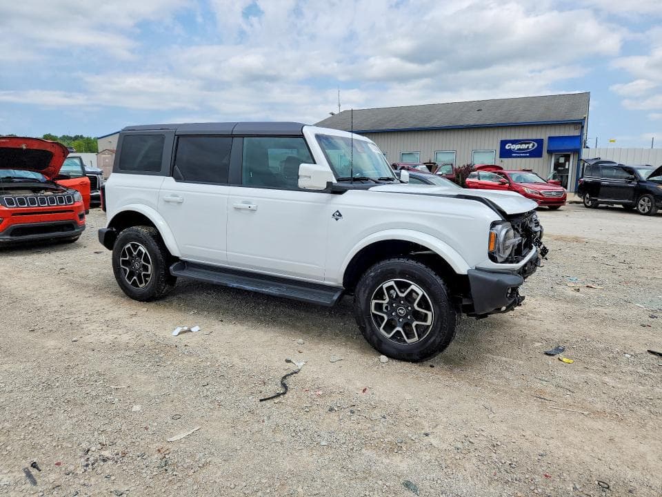 2025 FORD BRONCO OUTER BANKS 4