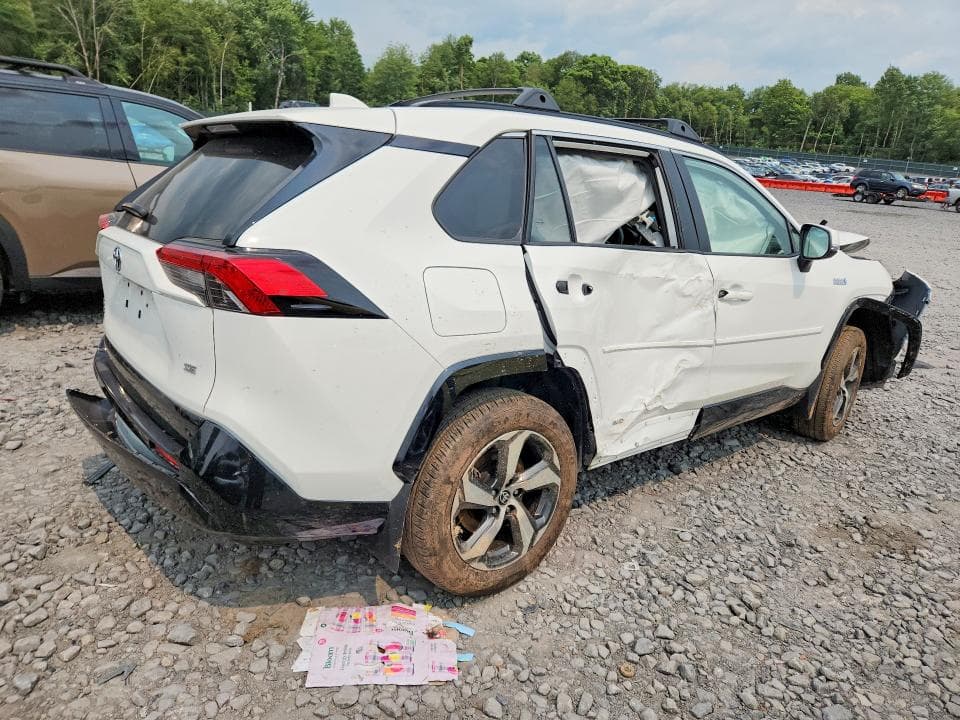 2024 TOYOTA RAV4 PRIME SE 3