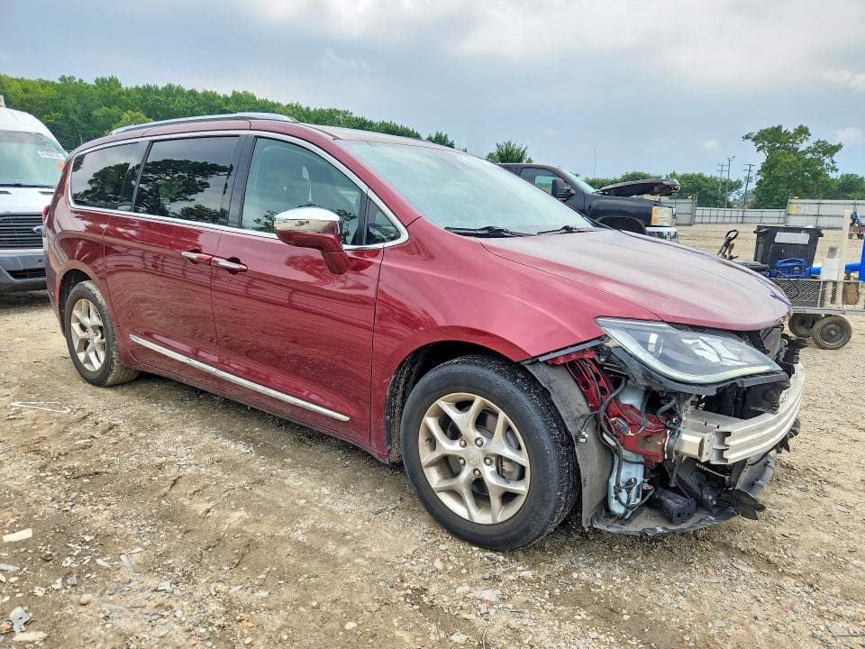 2017 CHRYSLER PACIFICA LIMITED 4