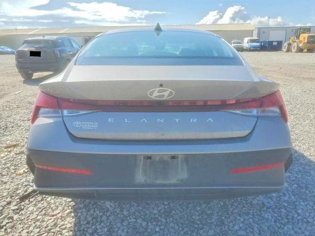 2025 HYUNDAI ELANTRA SE 6