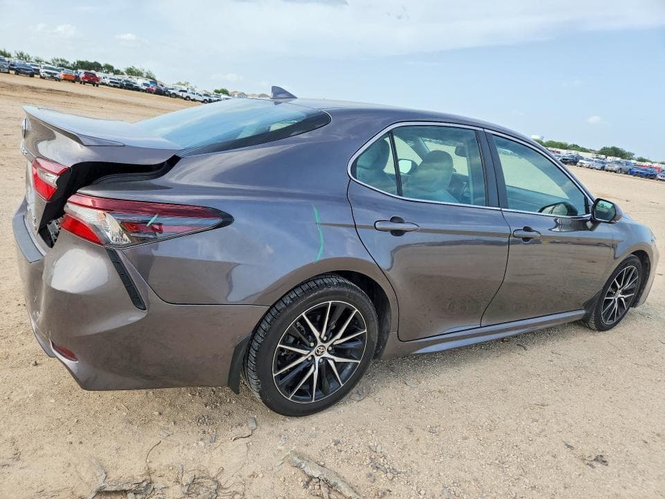 2023 TOYOTA CAMRY HYBRID SE 3