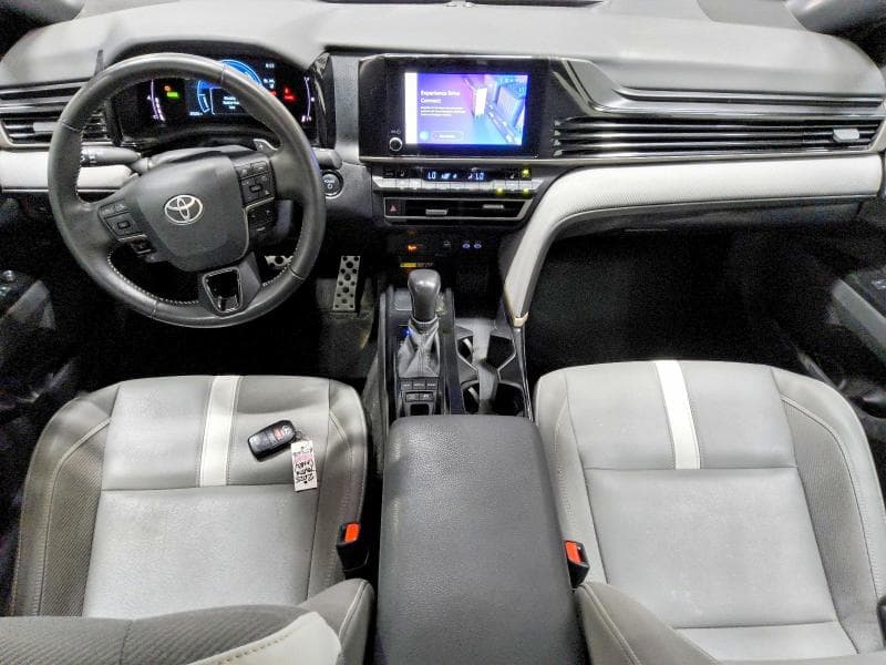 2025 TOYOTA CAMRY SE 8