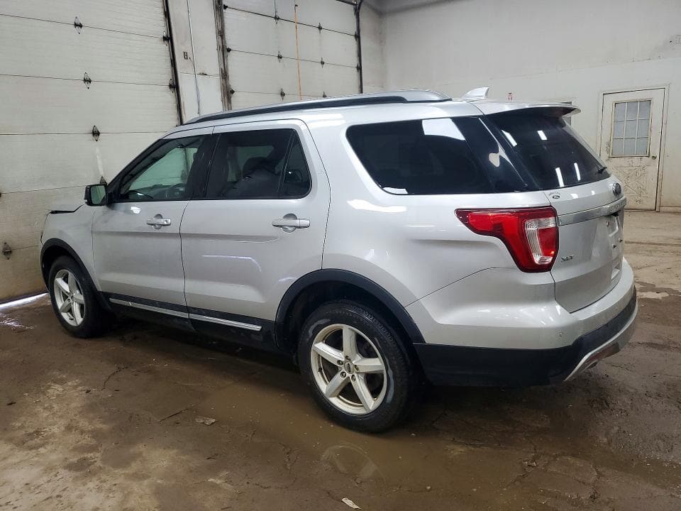 2017 FORD EXPLORER XLT 2