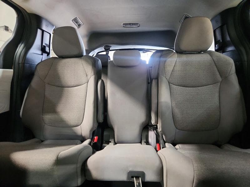 2025 TOYOTA SIENNA LE 10