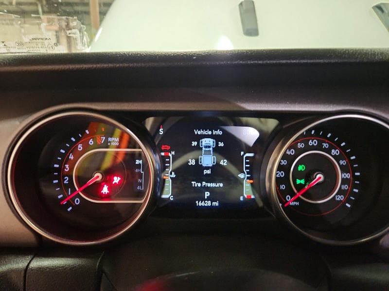 2021 JEEP GLADIATOR MOJAVE 9