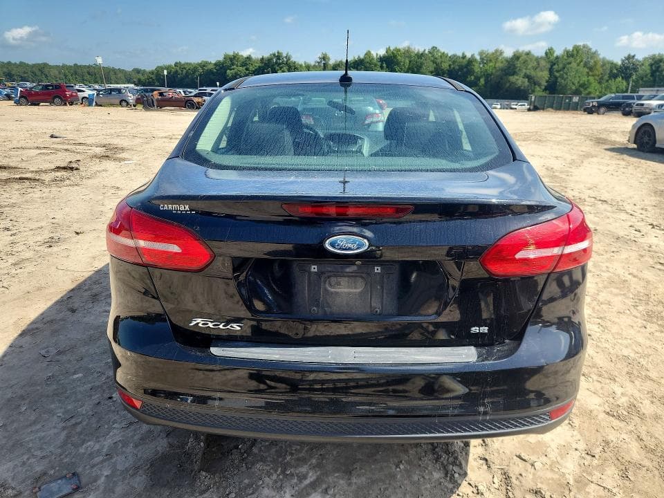 2017 FORD FOCUS SE 6
