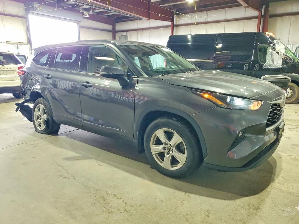 2022 TOYOTA HIGHLANDER LE 4