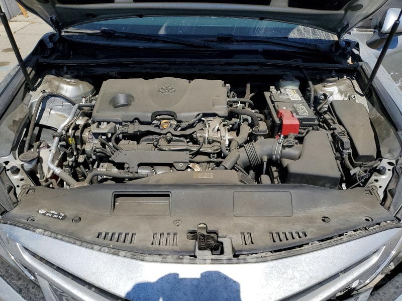 2018 TOYOTA CAMRY SE 11