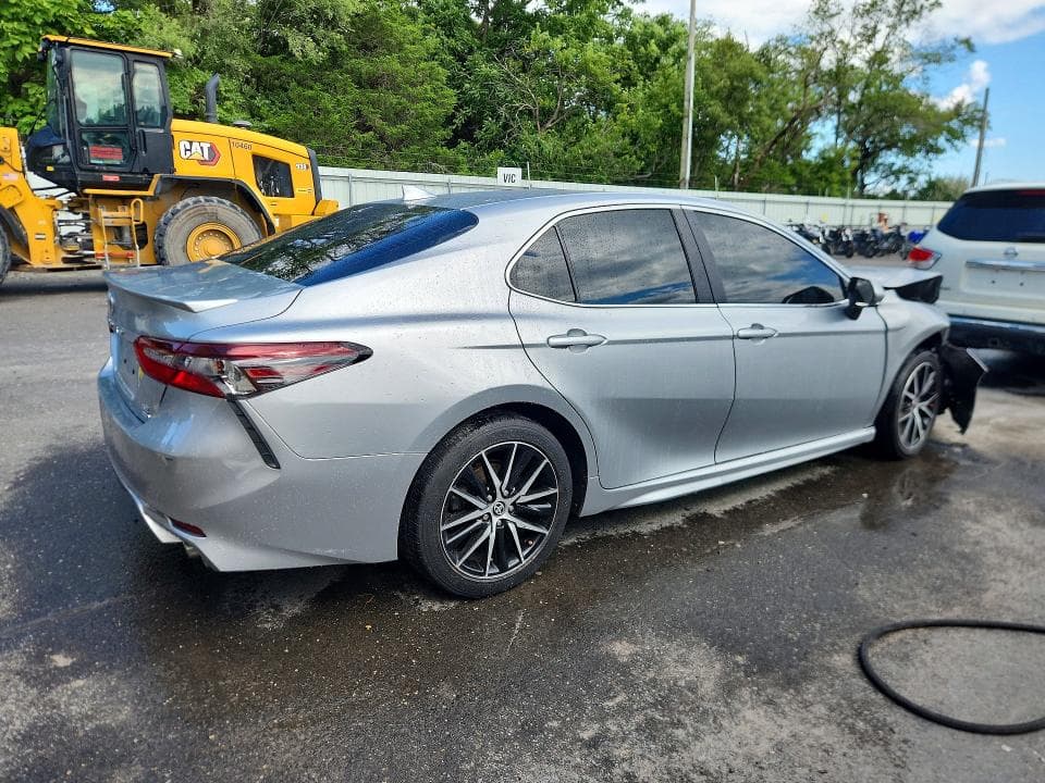 2022 TOYOTA CAMRY SE 3