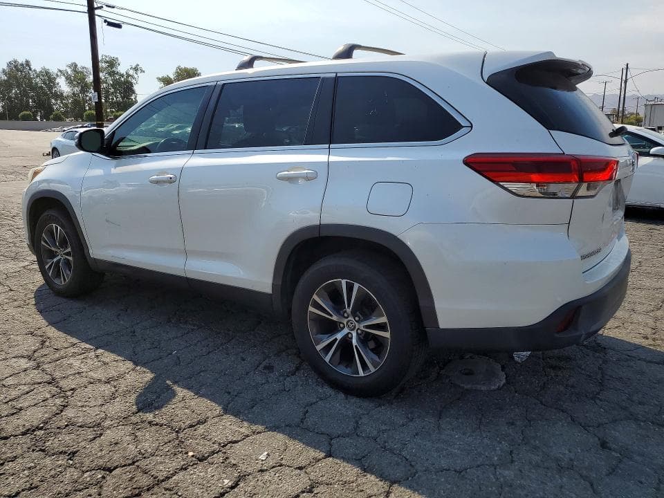 2019 TOYOTA HIGHLANDER LE 2