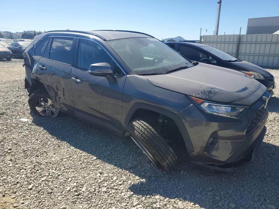 2021 TOYOTA RAV4 XLE 4