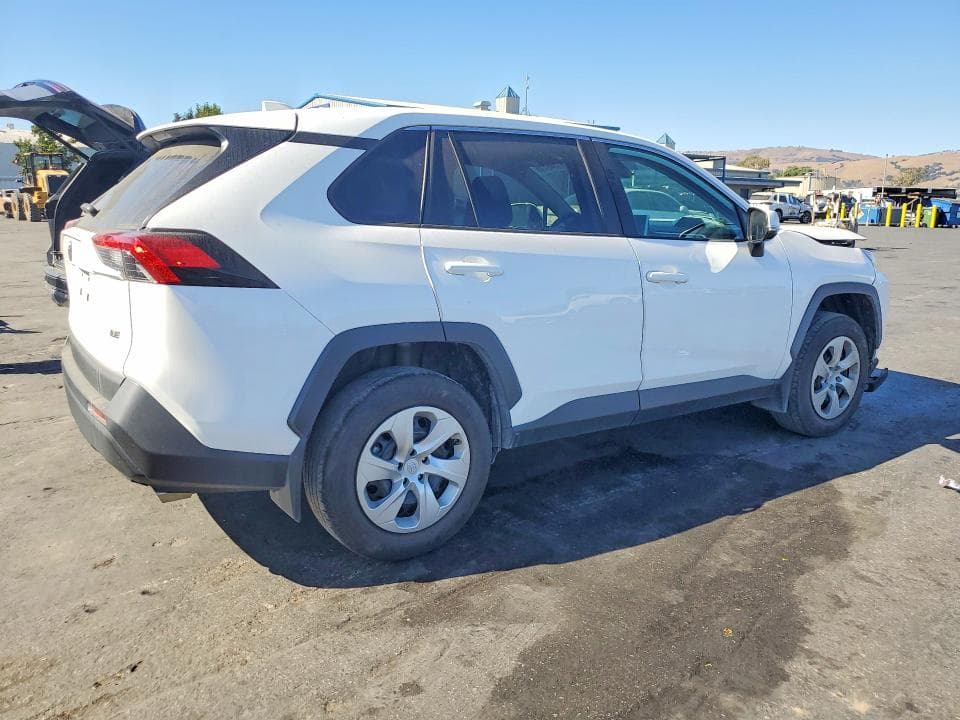2023 TOYOTA RAV4 LE 3
