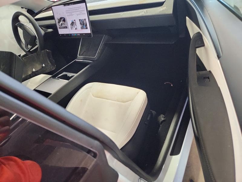 2026 TESLA MODEL Y 8