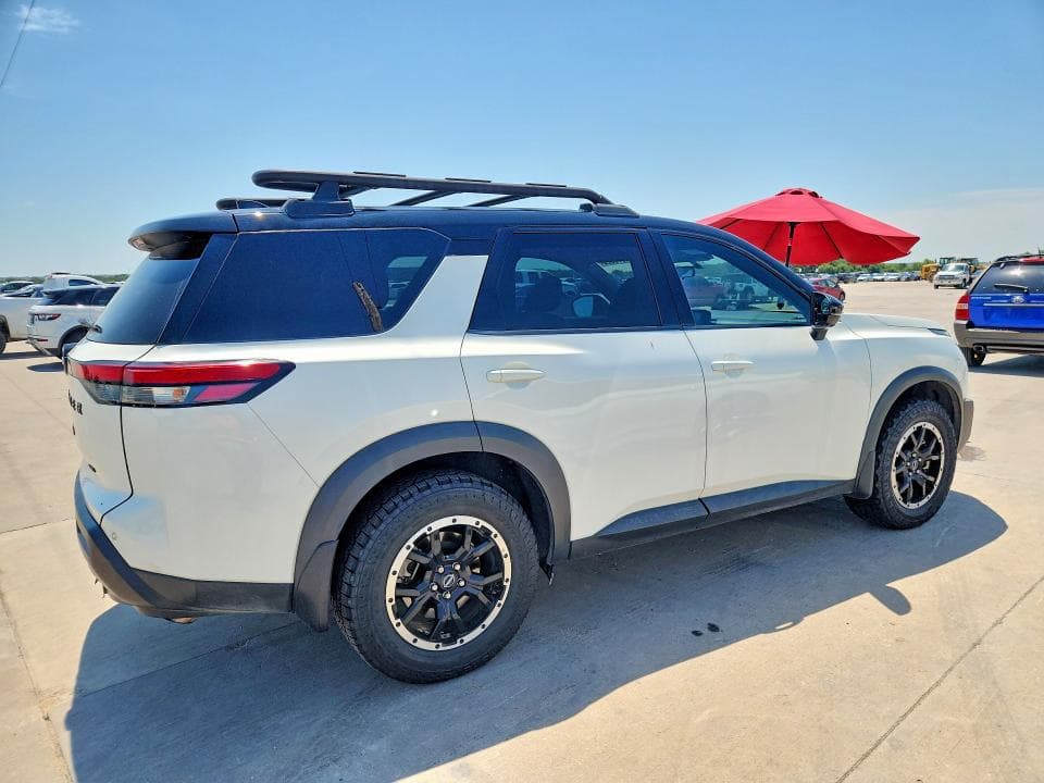 2023 NISSAN PATHFINDER SV 3
