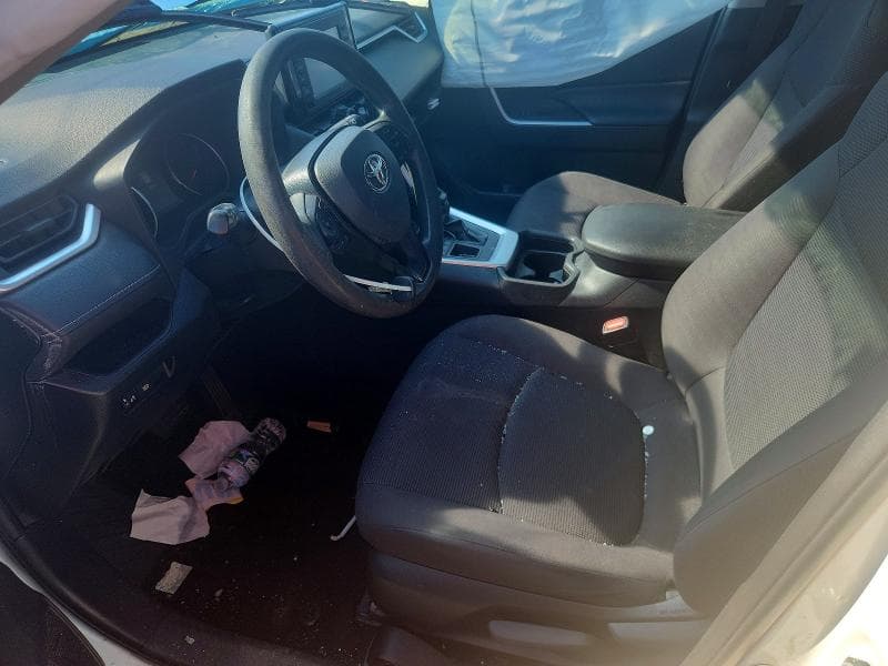 2019 TOYOTA RAV4 LE 7