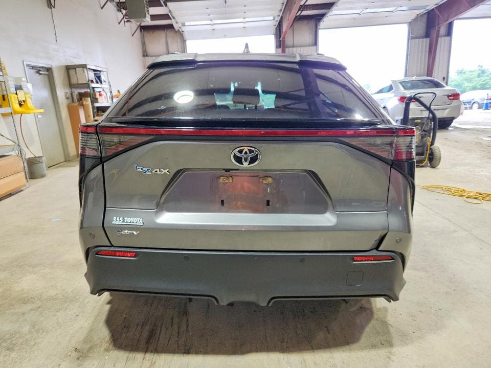 2025 TOYOTA BZ4X XLE 6