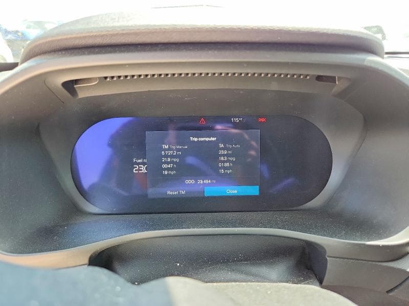 2025 VOLVO XC40 CORE 9