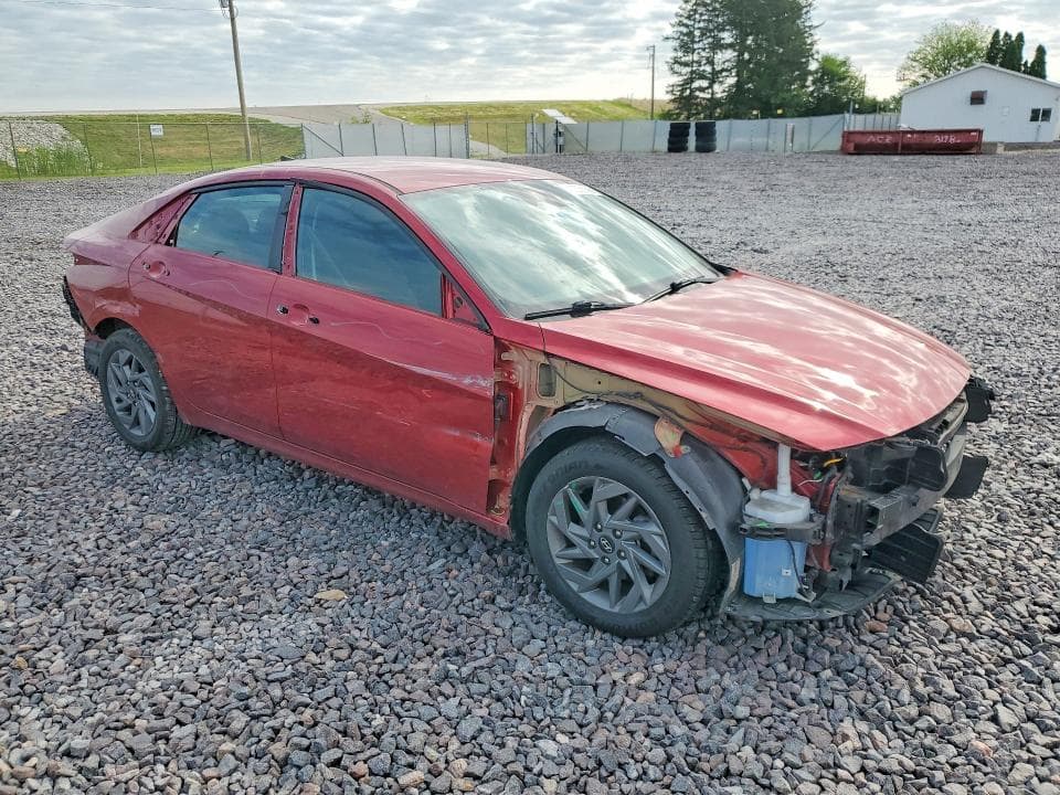 2024 HYUNDAI ELANTRA SEL 4